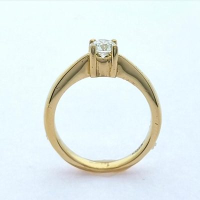 anillo 4 garras con brillantes